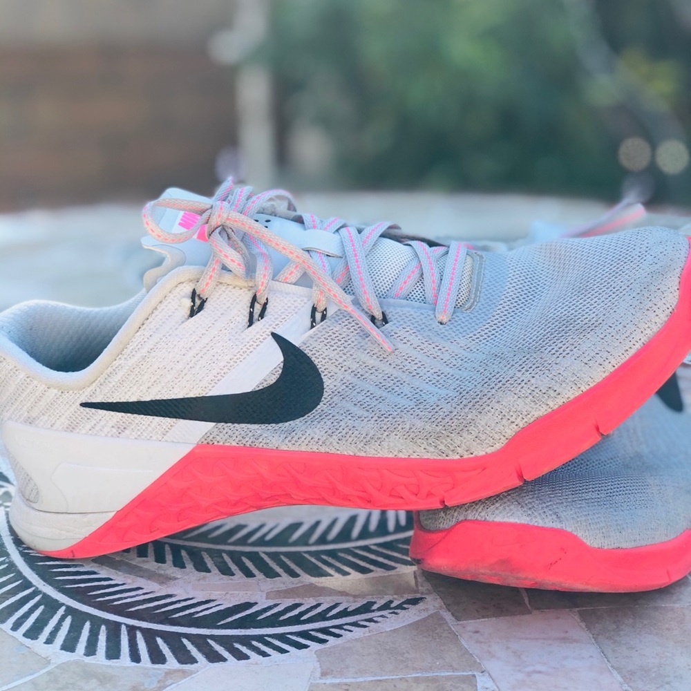 Nike metcon 3. Women’s size 9.